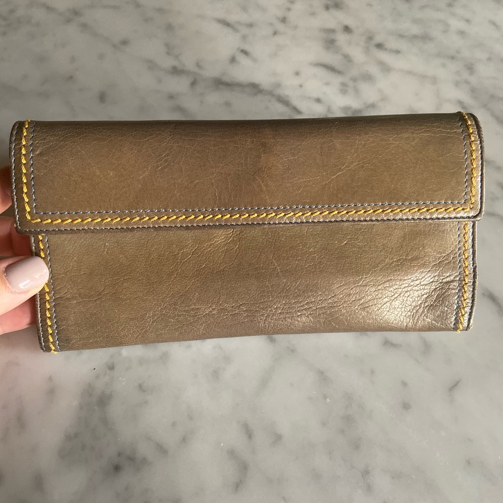 Hobo Wallet, Barely Used, Great Condition! - image 1